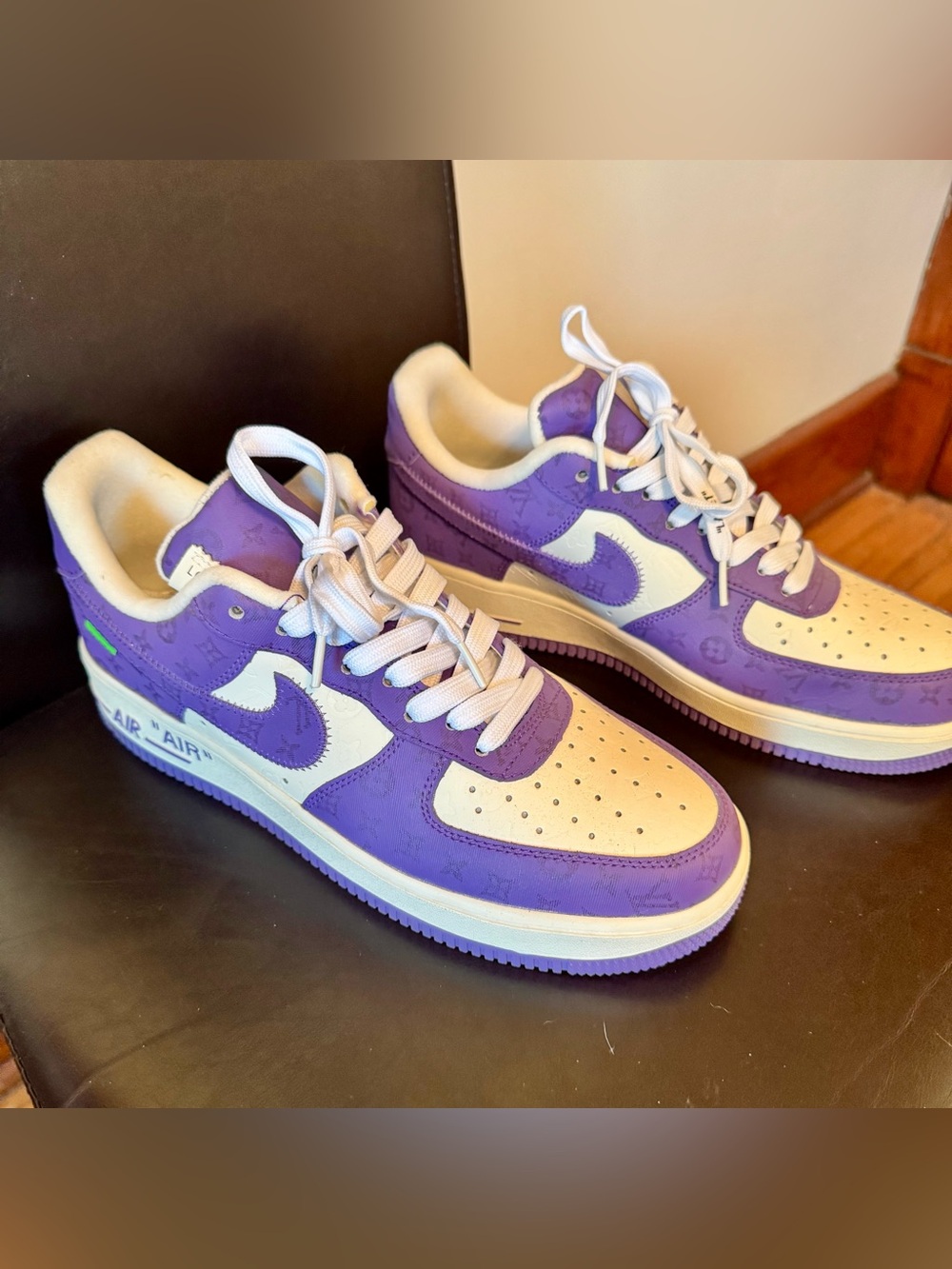 Men’s sneakers size 9.5